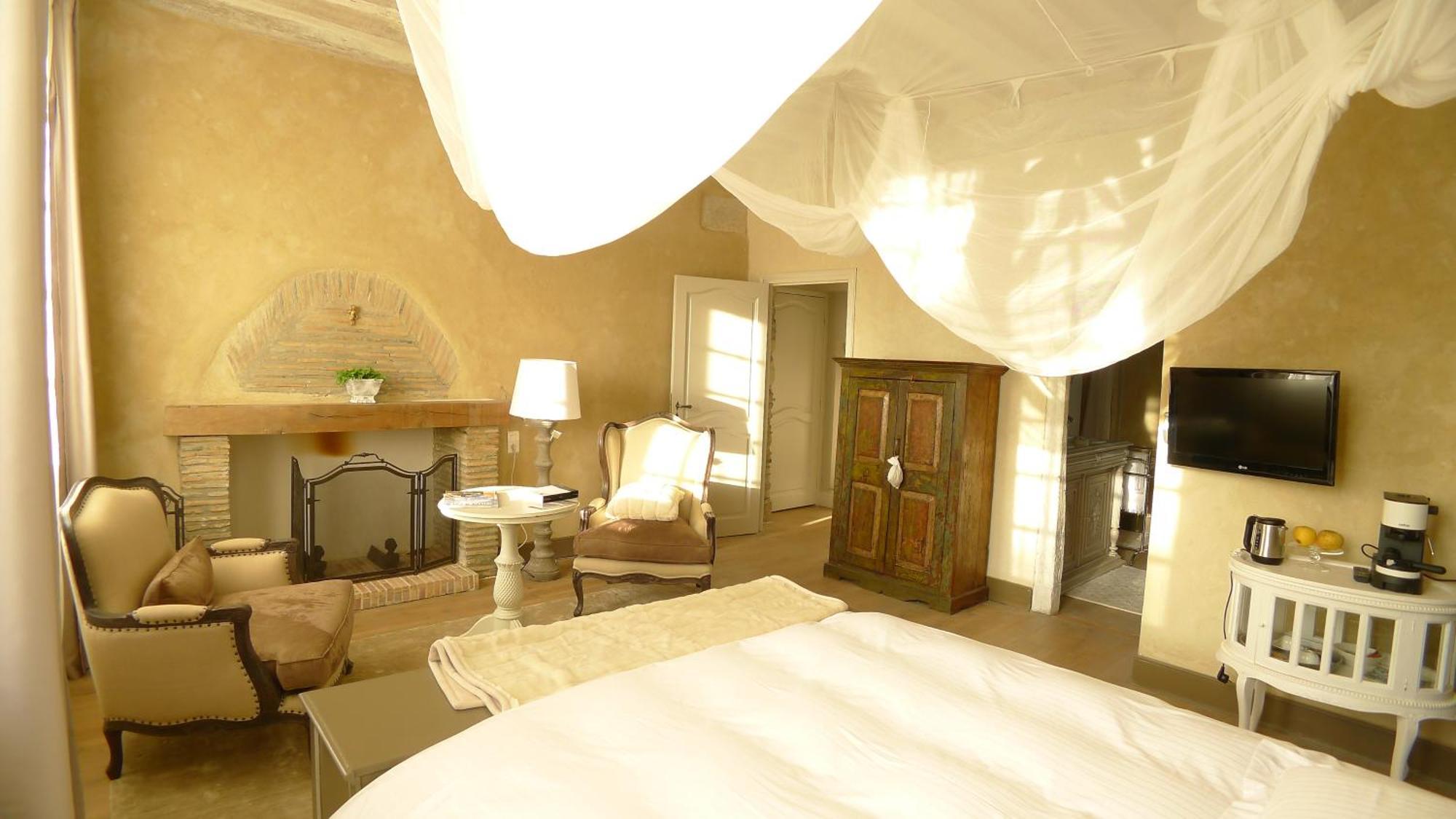 Les Demeures De Marie Bed & Breakfast Pace  Exterior photo